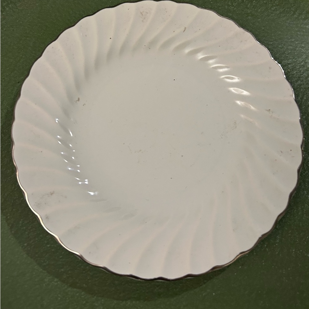 Homer Laughlin white swirl dessert/or bread plate trimmed in platinum